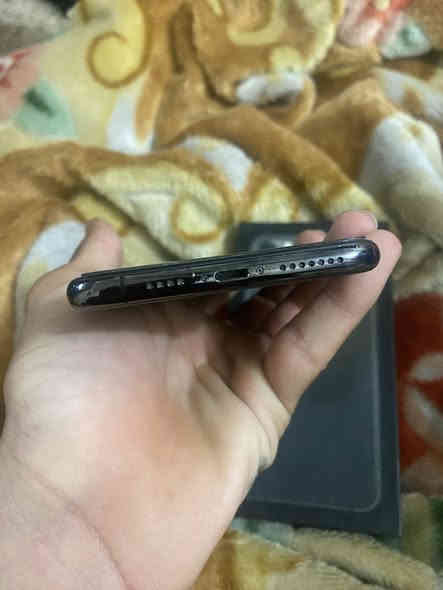 ذاكره 256

بطاريه 93 

جهاز تاخذه تفحصه باي مكان 

ممبدل بي ايشي جهاز مال بيت 

فقط كسر بضهر كسر بسيط 

سعر 350  مكان بغداد البياع 

***********
