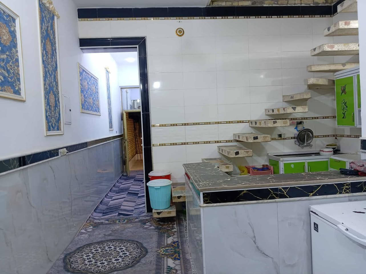 بيت للبيع بحجي حسن الثانيه المساحة ميت متر اتصال ***********
