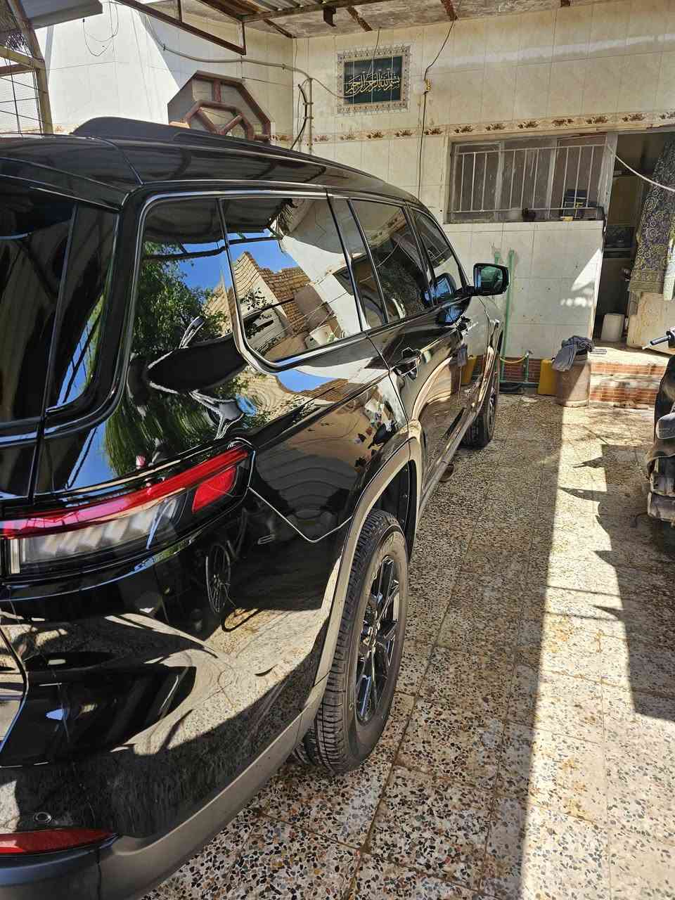السلام عليكم جيب كراندشيروكي واردامريكي كتاب شهداء ميسان ٢٠٢٥ ماشيه ٢٠٠٠ زيروالسياره علاوضع الشركه السعر٣٢٠  حادث بسيط بنيدفقط مبدل نفس الون ***********
