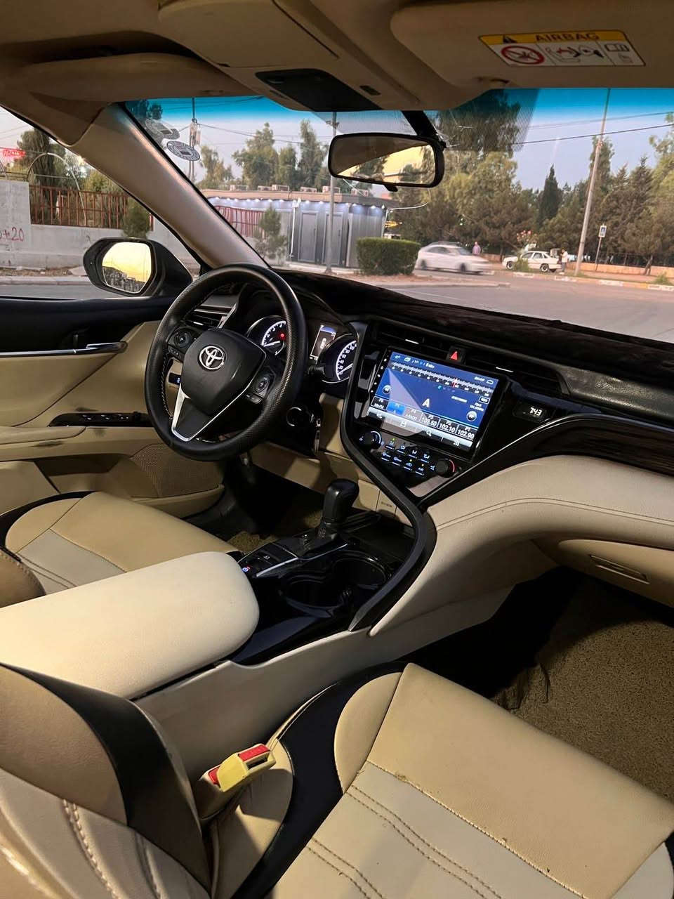 Camry 2019 LE 
خەلیجی مواسەفات LE
چەند پارچەکی بۆیاغە بە عام دەیفرۆشین
سەیارەکی پاک و بێ کێشەیە 
١٣٢ هزار کم ڕۆشتووە
تەلەفۆن بکە بۆ ئەم رەقەمە لە خزمەتین
*********** أربيل, العراق
