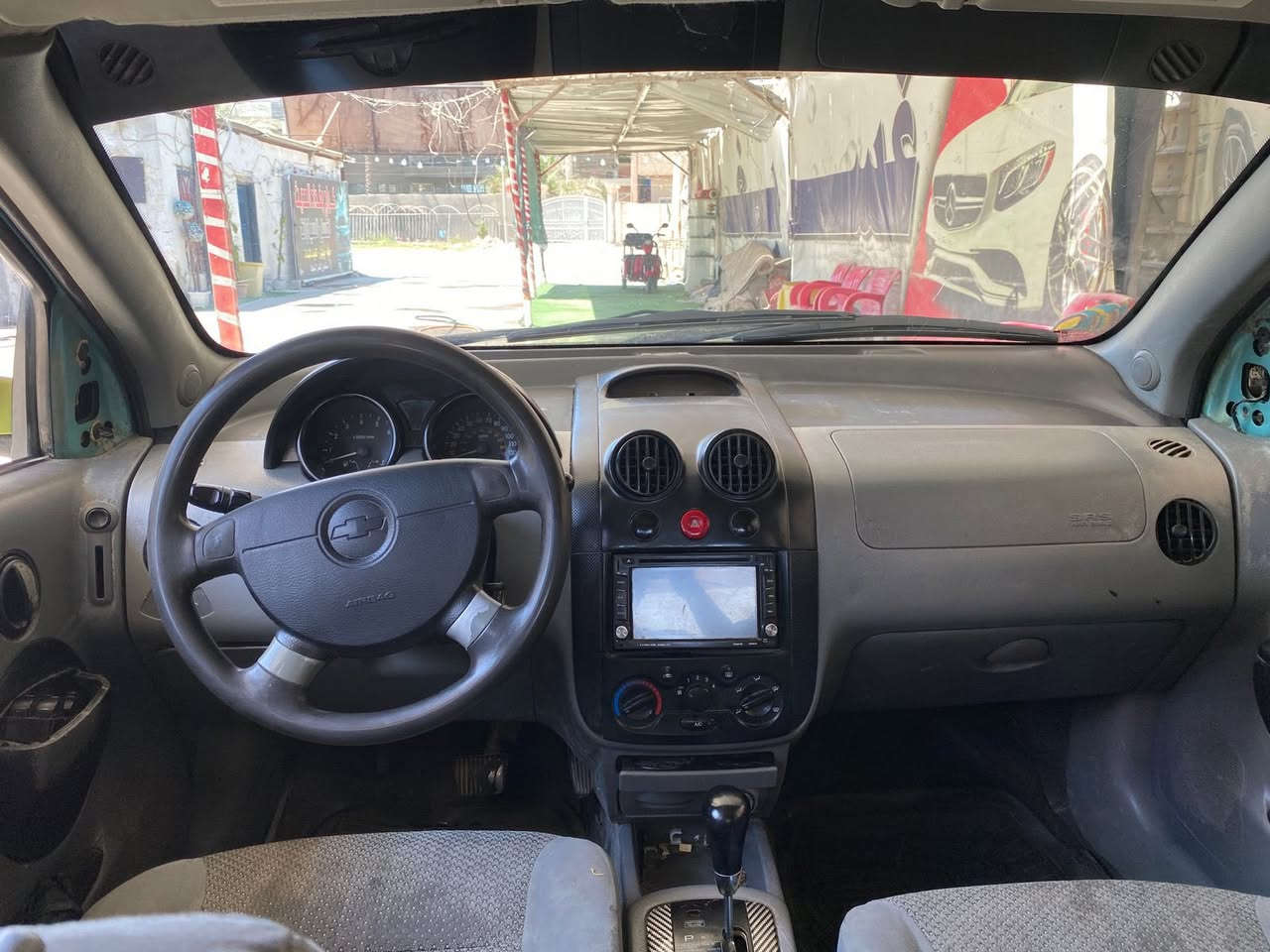 شوفرليت افيو موديل 2005 رقم بغداد 
مكفولة من الحادث 
مكينة وگير ممتاز
كهربائيات جميعها شغاله + فتحة بالقماره
شاشه ومجمع صوت + عبوة وفيت بم جديد
تخم تايرات جدد + باتري جديد 
تحويل مضمون 
السعر ٤٦ $
عنوان بابل ***********
