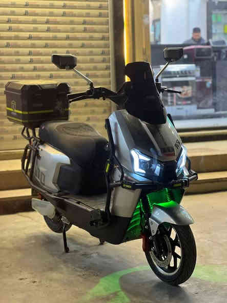 السلام عليكم...دراجه الصاعقه..موديل ..2025.. الحجم ملف 2000W حقيقي السرعه 85K.. حقيقي ..عدد  البطاريات ..6.. جرافيك الحجم
الكبير...V. 72 ..فولت...الدراجه زيرو..  وضع وكاله...عدد التحويلات..4..3..2..1..مع مثبت سرعه..مع نمرة الصعود..لدات أماميه خلفيه.. وجانبيه ... اشاره..دبل اشاره..لايت عالي ناصي..هورن..سكن..سطاب لايت..مخرج شحن وUSP... تشغيل بصمه وسويج ..وتشغيل عن بعد..وصل المعرض. وكتلوك الشركه ...مكاني بغداد الاعظمية ***********
