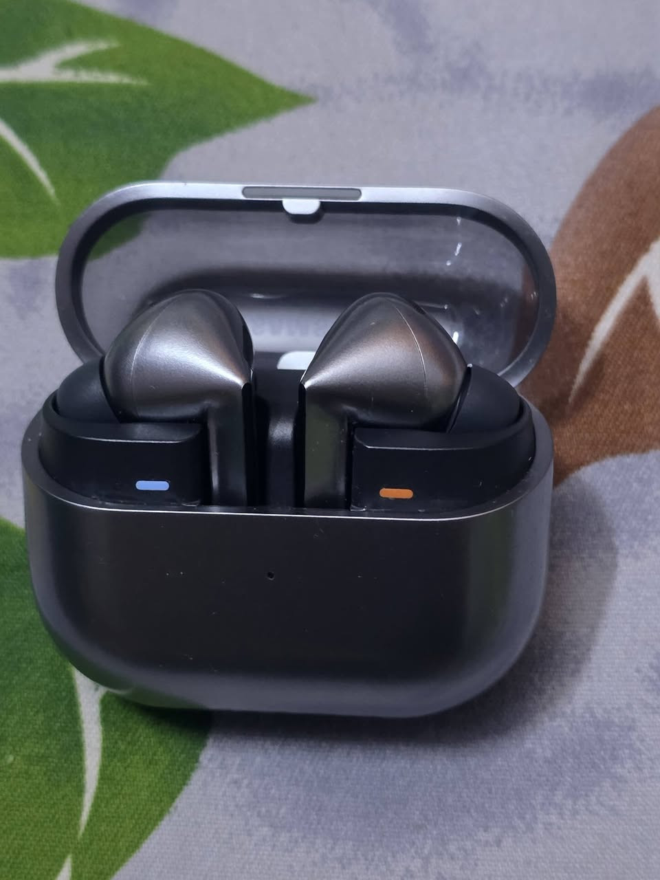 سماعات Galaxy Buds3 Pro 
مستعمل قليل جدا اخو الجديد 
السعر 100  الف ، مكاني بغداد الحرية


**إذا كنت صاحب هذا الإعلان وتريد حذفه لأي سبب، رجاءا أرسل رسالة إلى الدعم الفني**