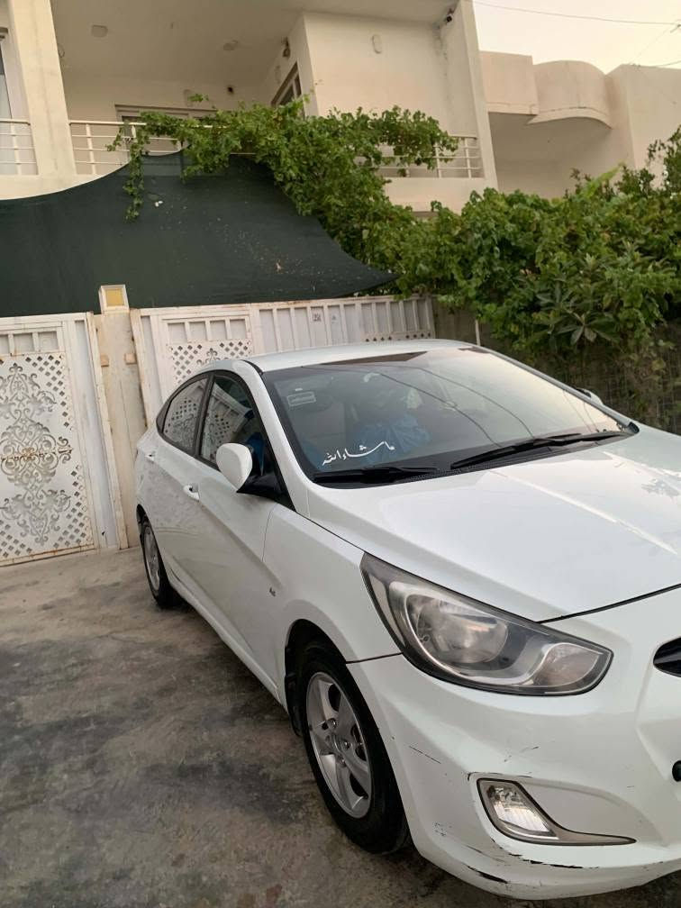 hyundai accent 2012 
شاشە ئایپاد و کامێرا ،گێڕ تۆماتیک و عادی ،eco , ڤۆلیۆمی سوکان ،پێنج ویل کەپ،پێنج بالیف، چوار جام کارەبا . بێ بۆیاغە یەک ساردی هەیە لەگەڵ قۆپێک لە دۆسەی سەکنی هەیە کەمێک وردە بەرد لە بۆنیتەکەی هەیە گێڕ و مەکینەی بێ عەیبە مەکینەی نەکراوەتەوە  180000km ڕۆیشتووە،هەزەی نوێیە بەناوی خۆمە ،سعر95 معامەلە 
شوێن:کۆیە 
ژمارە مۆبایل: *********** كويسينجاك, أربيل
