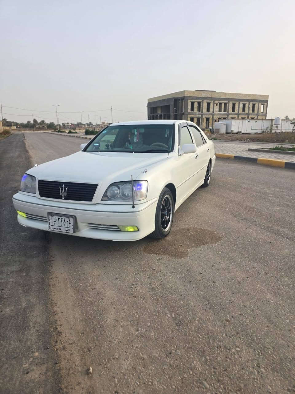 تحية طيبة للجميع
للبيع تيوتا كروان ملكة مديل 2001
***********
مواصفاتها السياره
رقم أنـبـار مشروع وطني مداور ثاني يوم 
✅ اصل عاديه محوله كرستال بل الكامل 
✅ديفور الجبير 
✅شاصي 75 
✅4دكم  
✅مري شفط 
✅ستيرن كهرباء
✅كشن كهرباء
✅برده خلفية +ثلاجه 
✅تحكمات خلفية 
✅جام كهرباء 
✅داخل بيجي مخمل 
✅ويل رياضي ياباني 
✅تخم تاير جديد  
✅حدادية بلجيس 
✅سبير + عده كاملة 
✅تبريد ثلج سلبت قطعتين 
✅قواعد ضوئية 
✅شاشة كبيره كرستال     
السياره تحويره نجف فوك وجوه دشبول امارات      
السياره كاملة مكملة••• لتواصل ***********
السعر (135)$
