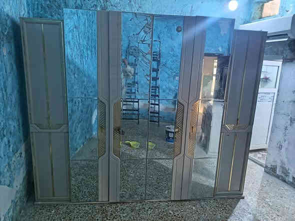 السلام عليكم كنتور مع ميوزة وتاج وملحق جربايه للبيع 150 وبيهن مجال العنوان النجف حي الميلاد شارع 15  أني مكلف بالنشر رقم صاحب الاغراض وتسااب ***********
