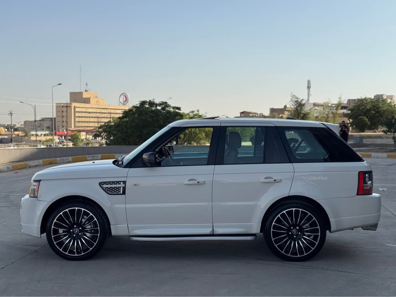 عربي /كوردى
رنج روفر موديل 2010 صفر شركة سردار فول فول مواصفات كلش كلش نظيف مكفول دعامية لدعامية كاميرة 360 درجة  حساس شاشة 4 نيظام قيادة محرك مرغوب سوبه ر دواخل قيسي فتحة 110 الف كيلو ماشي جديد جديد و بعد مواصفات رنج روفر المعروفة 
بدون صبغ دعامية لدعامية بشرط و كير و محرك و تبريد و سوبر و دبل و دبل اكسل بشرط شرط تحويل و غرامة
مكان كركوك
سعر 173
***********
***********

رنج روفر موديل 2010 صفر شركة ى سه رداره فول فول مواسه فاته زور زور خاوينه ته نها و ته نها 110 هه زار رويشتوه دعامي بو ده عامي به شه رت شاشه يه كاميره يه 360 ده ره جه 4 جورى ليخورين مه كينه مه رغوب سوبه ر جارجه ناو قه يسه زور زور تازه يه و زور مواسه فاتى تر
بي بوياغه به شه رتي گير و مه كينه و سوبه ر و ته بريد و ده بل و ده بل اكسل و به شه رتي تحويل و غرامة
شوين كركوك
نرخ 173
***********
*********** كركوك, العراق
