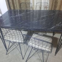 طاولة طعام • ٤ كراسي • الحسينيه الراشديه