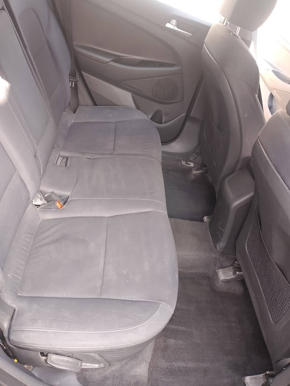 السلام عليكم
للبيع
توكسان 21 
فول مواصفات للخير عد الفتح
رادار جاني
بصه ابواب نضام ترحيب 
بصمه تشغيل 
هندي برريك بصمه
محرك GDi
تحديد مسار
وارد امريكي ضرره البنيد وبالعراق بيه بس ربع الباب الخلفي جه السايق خفيفه
باقي السياره مكفوله
رقم بغداد
سعر 170
الرقم ***********  / *********** بي واتساب
