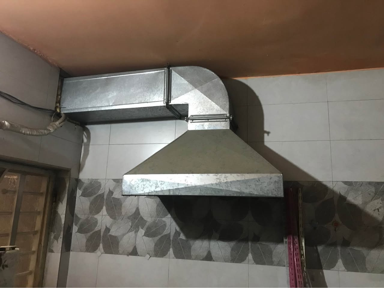 للبيع دكت مع مرشحة المنيوم  تنفع للمطاعم والمنازل استخدام قليل مكاني الكرادة الاتصال على الرقم *********** تصفية التصفية بسعر مناسب بغداد, العراق
