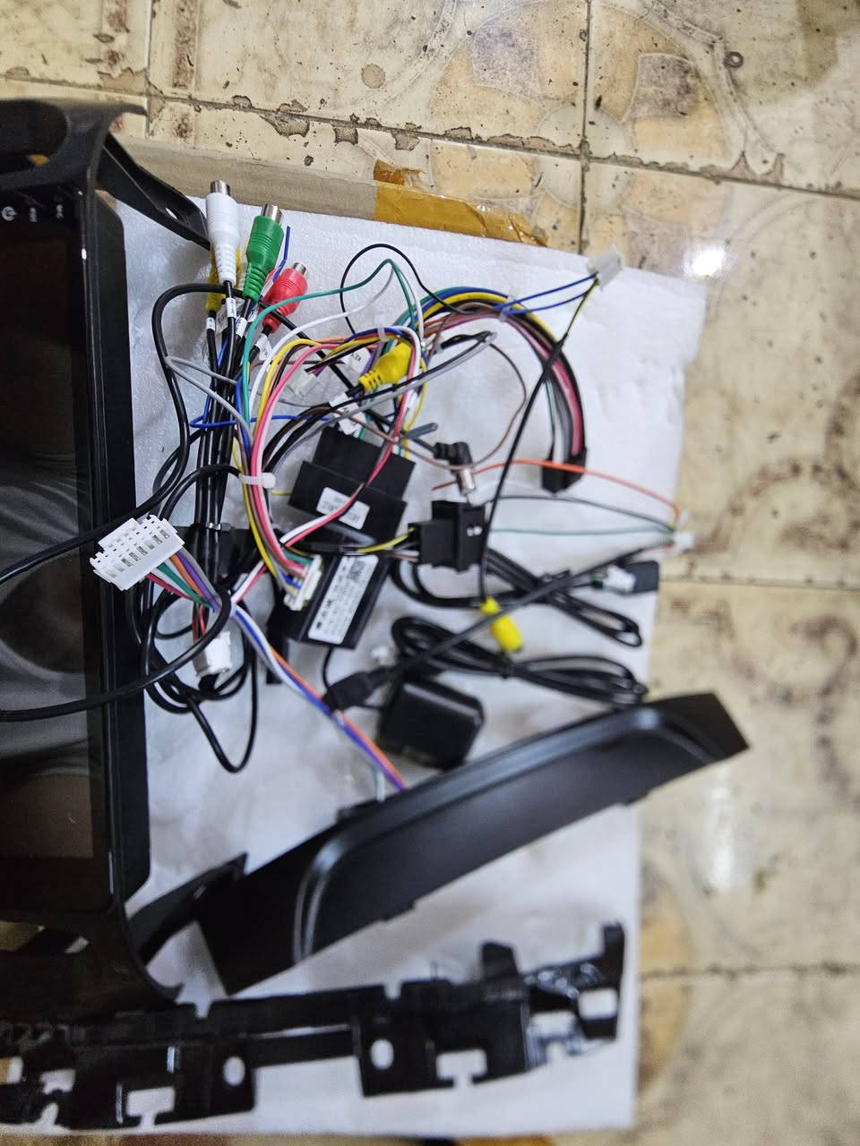 السلام عليكم شاشه فورد فوكس طلعت بالمزون من مديل ٢٠١٣ إلى ٢٠١٨عتقد جديده غير مستعمله خلي سعرك الي اقل من السوق وبلعافيه عليك ***********###  ***********
