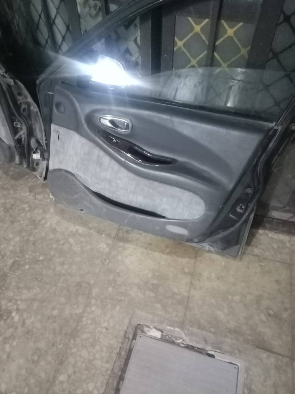 مجموعه أغراض لكنزا انضاف حيل بطاين تخم لايتات زوج ابواب عداد اربعه انضاف حيل جاملغات زوج كلش نضيفات دعاميات امامي حلفي وبنيد ويدات باب سائق وبراكيت خلفي امامي مكاني بغداد   غير متواجد ع فيس *********** واتساب موجود
