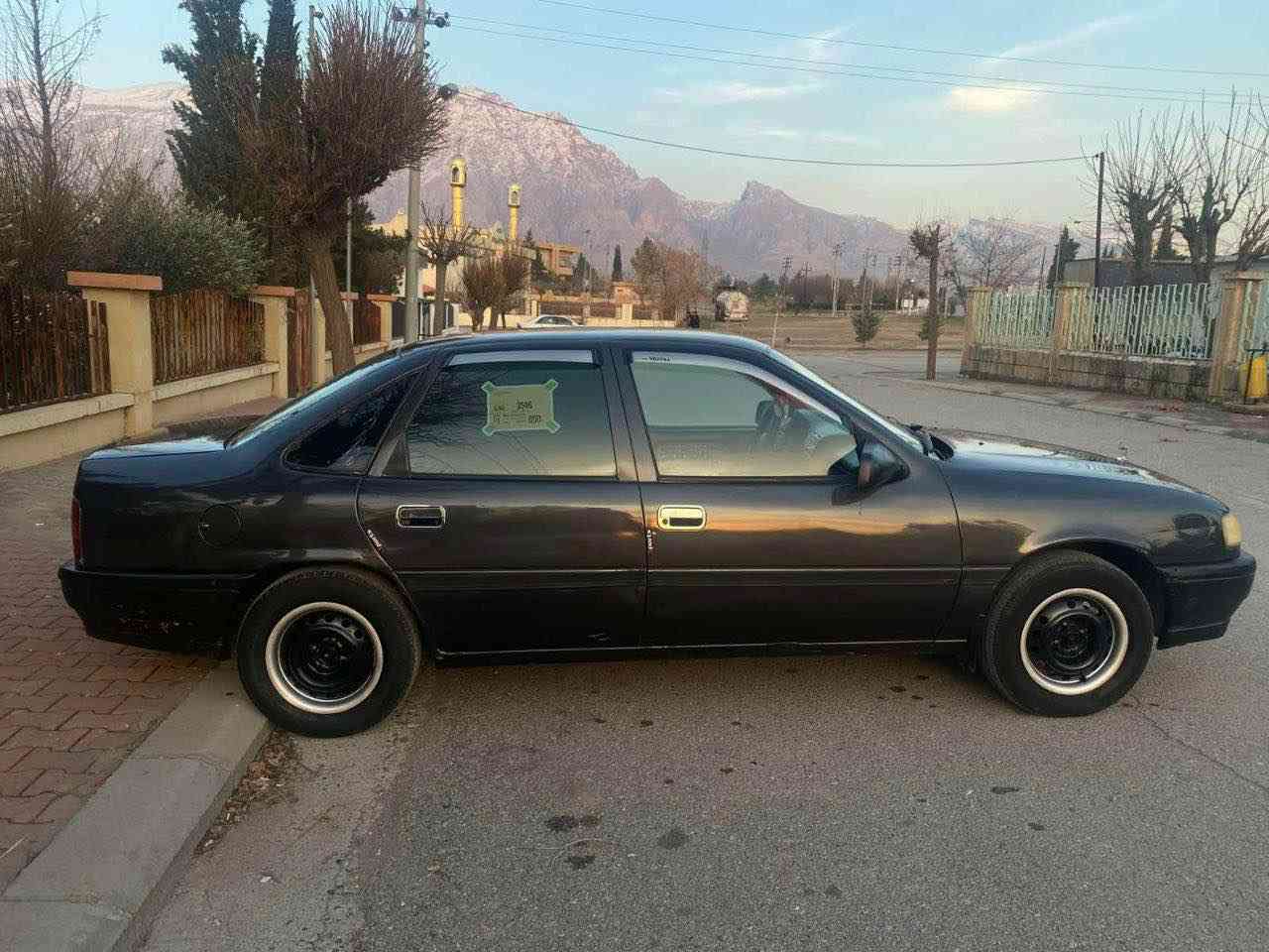 ئۆپڵ ڤیکترا بؤ فرؤشتن (گؤرينه وه ش ئه كه م له سه ر دل گرتن )مەکینە 16 فەل گیرعادی ئارم پلاسیک دهۆک بەشەرتی ئارم ئەوەلیاتو موسوبراوە بەشەرتی گیرومەکینە کارەبایی ناوگیچ هەموی مەزبوتە گەرمیو فڵچەی مەزبوتە ته قه و ره قه ي تيا نيه دەعمولیدراوی نیە سەیارەکه ده رو ناوي نمونه يه له جواني سعري ٢٦ گه لاو كه مئ مه جال مشته ري ته له فونكه يان چات ژماره ..*********** دخان, السليمانية
