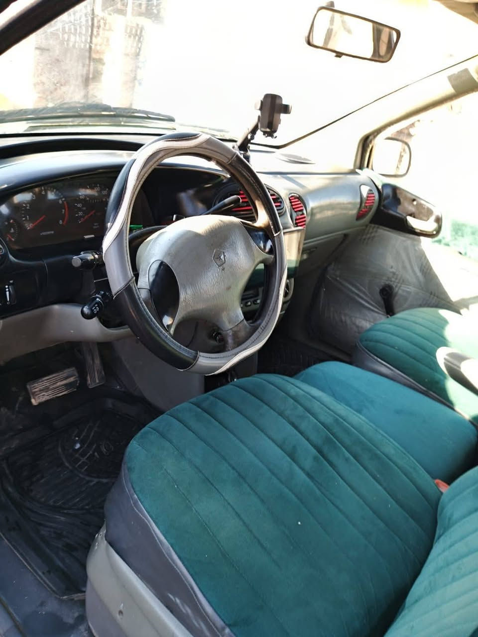 سلام عليكم 
دوج كرافان 7راكب للبيع او المراوس حسب الرغبة. 
السعر 50وبها مجال 
محرك 4مال كامري 
رقم صلاح الدين الماني مشروع وطني صفر غرامه
عنوان السياره الشرقاط صلاح الدين 
للاتصال ***********
