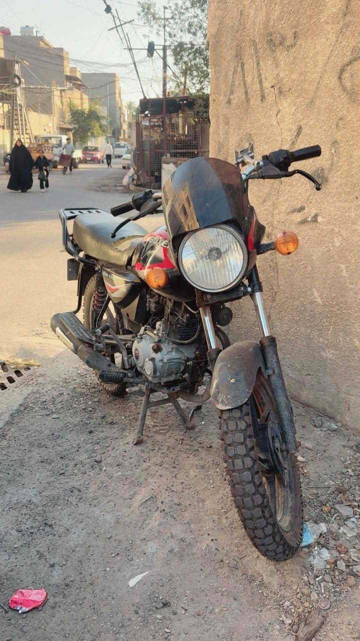 بوكسر 2022 دراجة كفالة عامة برغي ممفتوح بيها متروكة وكلشي شغال بيها كهربائيات كلشي ومرقمة سعرها 1650 مكانها بغداد العامرية ***********

