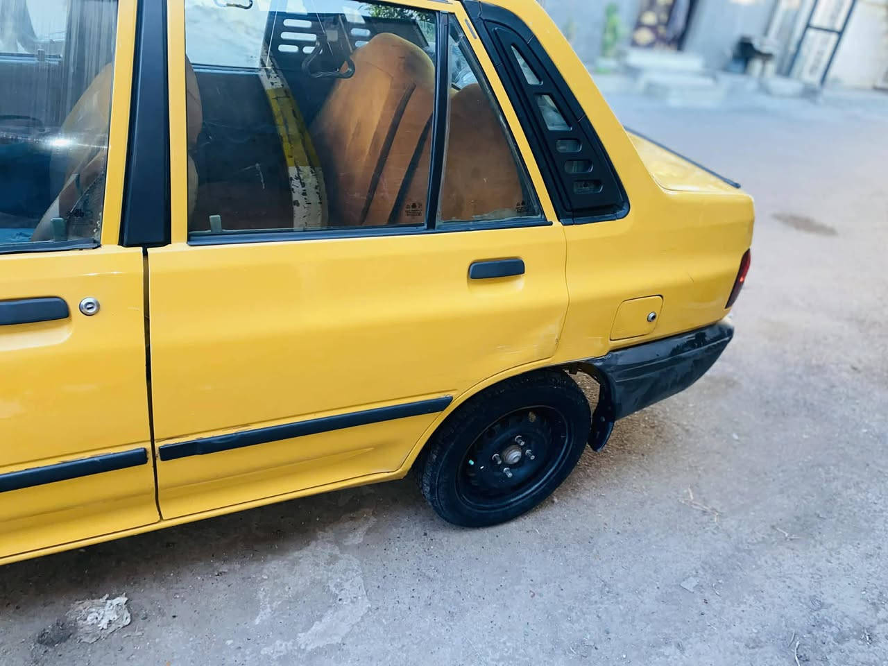 السلام عليكم الموديل 14 باسمي سيارة جاهزة تبريد مكينه كير حدادية امامي خلفي كهربائيات كلها شغالة ظفيرة وتخم جديد بجيس بيع او مراوس بكوري مع الفرق *********** واتساب فقط
