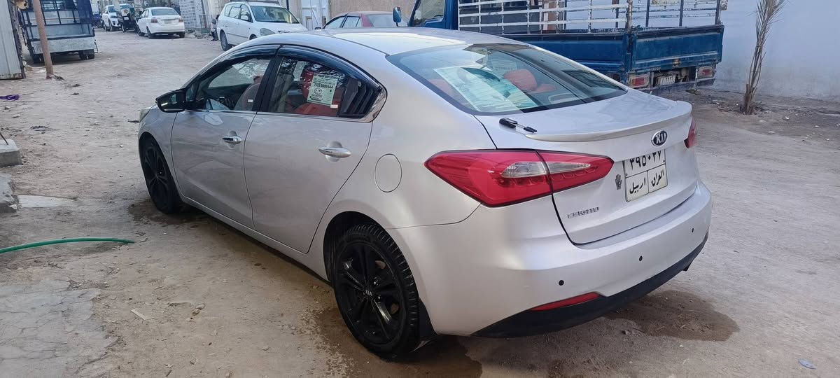 سيراتو موديل 14 بيه صبغات بسيطه ابيع حزام بدون ضربه وبدون معجون خليجي مكينه 1600 سياره جاهزه رقم اربيل اريد  مراوس موديل احدث حسب القناعه ***********  المكان النجف مواصفاته مري شفط
حساسات 
تبريد امامي خلفي 
5 ويل كب 
تحكمات ستيرن 
مثبت سرعه 
سياره جاهزه من كولشي
