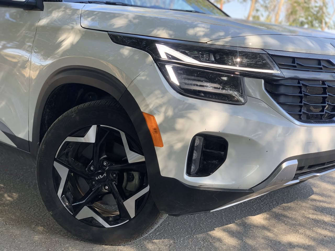 السلام عليكم
كيا سليتوز ٢٠٢٤ 
فووووووول الفووووول 
تبديل بنيد نفس اللون مال حاويه بدون صبغ ايرباك ستيرن فقط والبنيد الأصلي موجود 
ماشيه ١٠  الف ميل 
بصمه 
تشغيل عن بعد 
لد نهاري 
كامره دواره 
كشنات جلد 
خزن ميموري 
كشن السائق ترحيب عند الدخول 
شاشه دجتل متصل 
تبريد قطعتين 
جنطه كهرباء 
محرك 2000 دوش 
يدات نيكل 
اشاير ب المري 
مودات قياده 
فتحة سقف 
مانع تزحلق
فول تحكم ستيرن 
الكشنات الاماميه كهرباء 
او باقي المواصفات مبيه ب الصور 
مكان بابل قرب سيطرة الاثار 
١٧٠ او بيه مجال 

‭٠٧٧٢ ٣١٢ ٩٢٢٤‬
