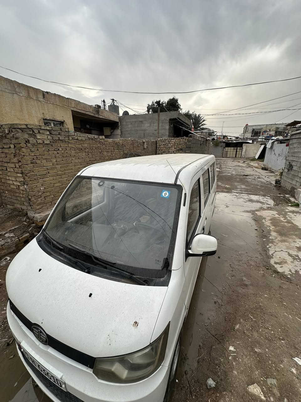 سلام عليكم سيارة فاو خشفة للبيع سيارة شغلة و خير من الله بس بيهة شوية نقوصات وبيهة ضربة بل صفحة الخلفية ورقمهة بغداد انكليزي وعنواني زعفرانية واي استفسار اني خادم وهذا رقمي ***********
