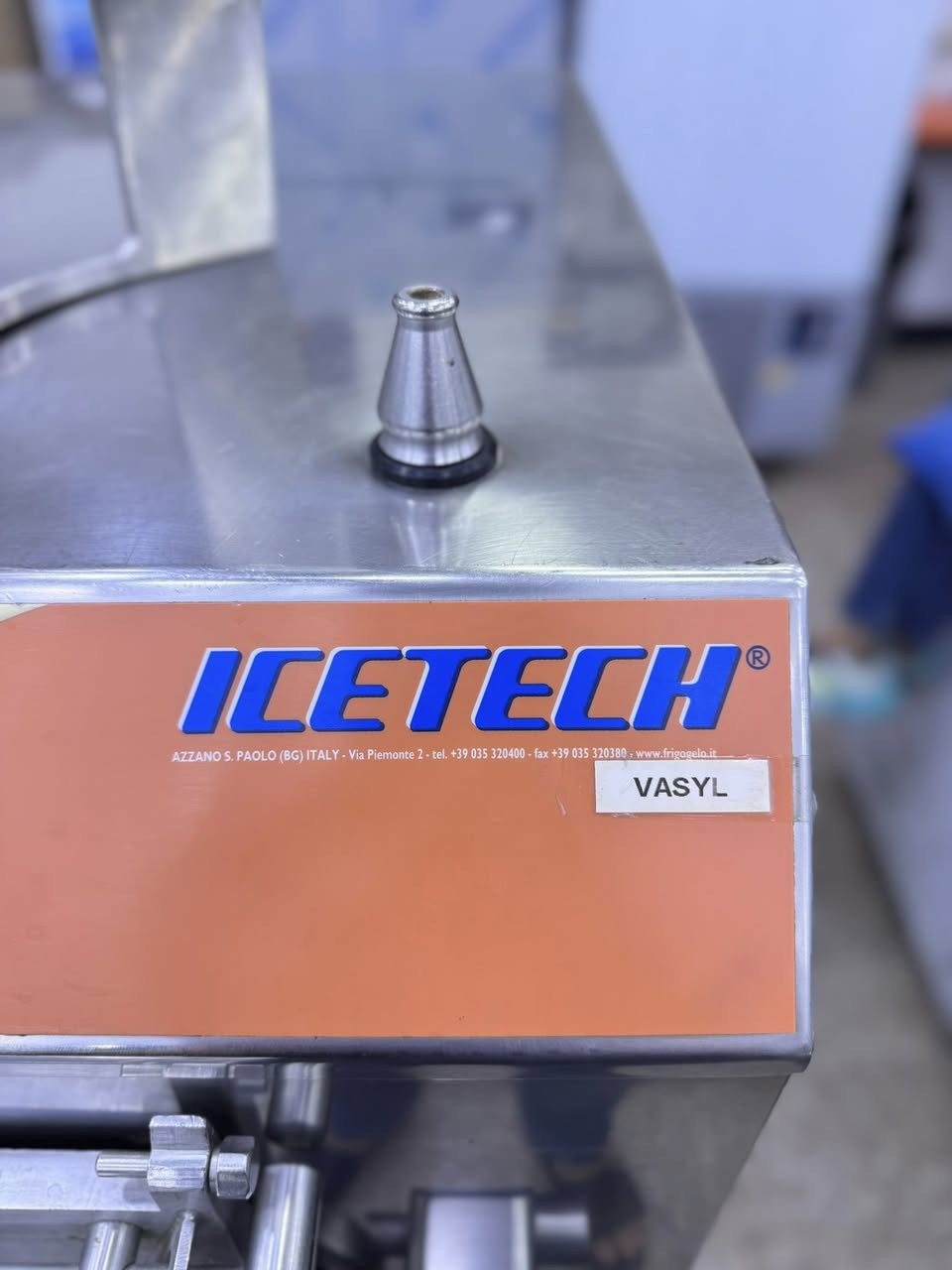 #معرض #الايطالي

إنتاجيه Ds  آيس تيك أيطاليا 🇮🇹

10 كيلوو 

موديل حديث 

مستخدم قليل  

نضيف جدآ 

كلشي بيه بلادي على وضع الشركة 

مستخدم خارج العراق 

تبريد ماء 

3 فيز

السعر والتفاصيل مراسله الصفحة 

اؤ الأتصال هـ *********** 

العنوآن بصره 

#سيدحسين
