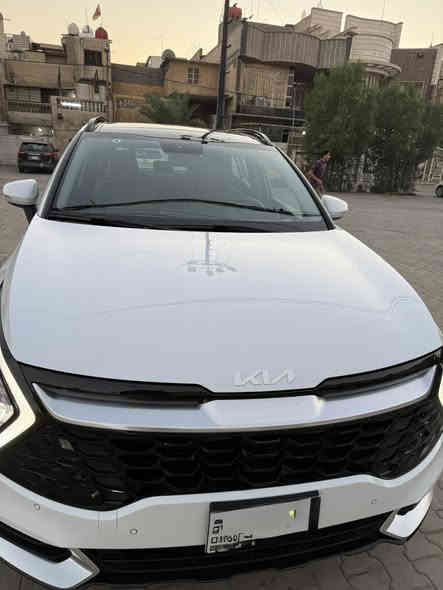 السلام عليكم 
سبورتج 2024
موصفاته 
بنوراما 
حساسات إماميه خلفيه 
صندوق كهرباء 
مري شفط
سايد بريك بصمه 
كشنات تدفئه مع ستيرن
السياره موصفات الجيني بس مو جيتي يعني فول 
السياره بيه بارد بل باب عكس السايق وبل جاملغ الأمامي عله جهه السايق هم بارد وبيه بارد بل جاملغ الأماني عكس السايق 
رقم السياره بغداد 
السياره ماشيه 15 الف 
السعر 240 وبيه مجال بسيط
رقم التليفون ***********
