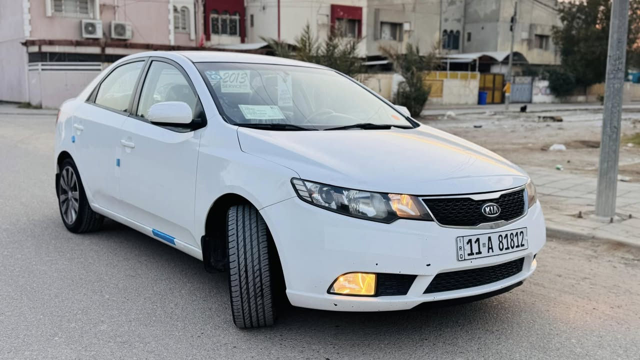 السلام عليكم حبايب 
رايدها ١٠٥ وبيها مجال للشراي 
مكان السياره بغداد طريق بسماية القريه النفطيه 
***********
سيراتو ٢٠١٣ خليجي 
رقم بغداد باسمي هزه وسنوية ورقم جديد
مكفولة من الصبغ والبارد والتبديل 
عده تحكيل فقط بالباب الخلفي والدوسة 
والباقي سونار 
ماشية ١٠٧ km 
شاشة كامرة 
تحكمات ستيرن
كير ٦ نمر 
حساسات خلفية 
ويل ١٧ 
مكينة ١٦٠٠
