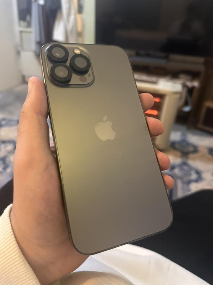 ايفون ١٣ برو ماكس
الجهاز نضافة جداً عالية
وتر برو غير مفتوح او مصلح او مستبدل بي قطعة
الجهاز ياباني يعني مو( بالة تاخده وره يومين تطلعلك رسالة ) 
ذاكرة ٢٥٦ 
بطارية ٧٧ انطي بيها و بالجهاز كلة ضمان 
السعر ٥٧٥ 
العنوان بغداد البلديات تاخذه من باب البيت
***********
