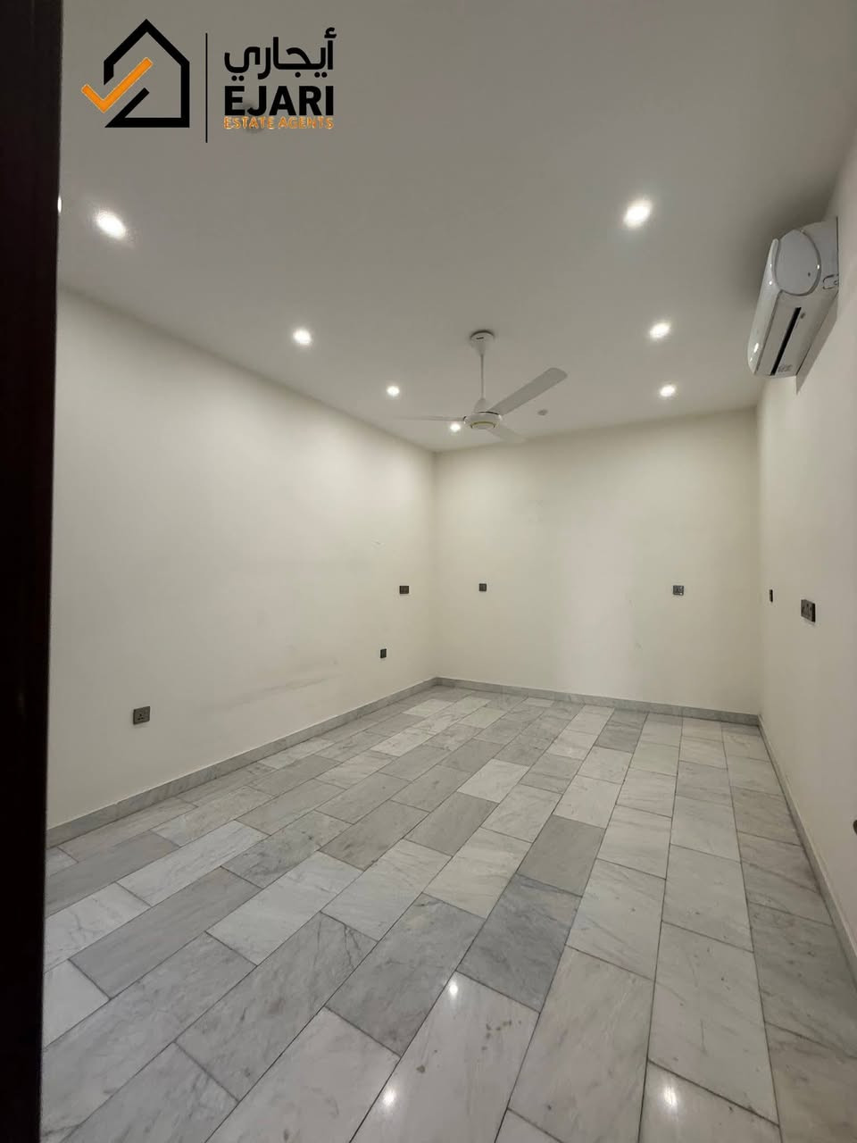 اعلان ايجار 
Ejari  إيجاري 
يوجد وحده سكنيه في منطقه المنصور الداوودي بناء حديث جدا راقي مودرن مساحه ٩٠ متر طابق ثاني مجهز سبالت +كاةنترات مطبخ + اباجورت كهرباء 
تحتوي غرفتين +صاله +مطبخ +حمام عدد١  
للاستفسار  ***********
اذا مهتم بالسعر اكتب رقم 18  سوف يتم الرد خلال ثواني 
نقدم خدمه  اداره العقارات في جميع مناطق بغداد في حاله انك مشغول او امسافر وماعندك وكت اتابع البنايه او اي عقار يمنه الحل ايجاري بديل  
يلبي طلبك وانت مكانك بطرق حديثه 
او زيارتنا الى موقع الشركه في حي الجامعه الفرع مقابيل كليه الاداره والاقتصاد فرع مدرسه المباهج👇
 https://maps.app.goo.gl/uwkk4QPYd5EgivjP8?g_st=iw

 للمزيد من العروض يمكنكم الانضمام قناه التلكرام👇
https://t.me/omarEjari

وتساب 👇 فقط رسائل 
https://iwtsp.com/9647754445448

 التيك توك 👇
https://www.tiktok.com/@ejari86?_t=8V089pzmx7t&_r=1

 قناة  YouTube 👇

https://youtube.com/channel/UCPxpJjtiuOb1RoTmh_X9cZQ

#iraq #baghdad #kurdistan #iraqi #properties #property #investment #openhouse
#propertyinvestment #luxurylifestyle #apartment #sold #rent #apartments
#عقارات_المنصور #للايجار #ايجار #مجمعات #شقق #إيجاري #الجامعه  #المجمعات #شقق #سكني #اليرموك  #السلام #اليرموك #الجادريه #تجاري #الداوودي
