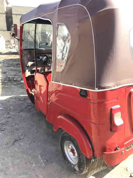 السلام عليكم تكتك البيع موديل 21 بل ضهر السنويه بل وجهه 22شهر 2 يعني محسوبه 22 رقم  وسنويه تحويل ثاني يوم تكتك جاهزه كبل الشارع كشر بي بارك مكانات بصيطه كير اكسن مكفولات لا تبخير ولا تنقيص تخم تاير دوشمه جادر جديد كهربايات كلهه شغاله السعر 7600 وبيهه مجال خابر وتدلل المكان بغداد المشتل ***********
