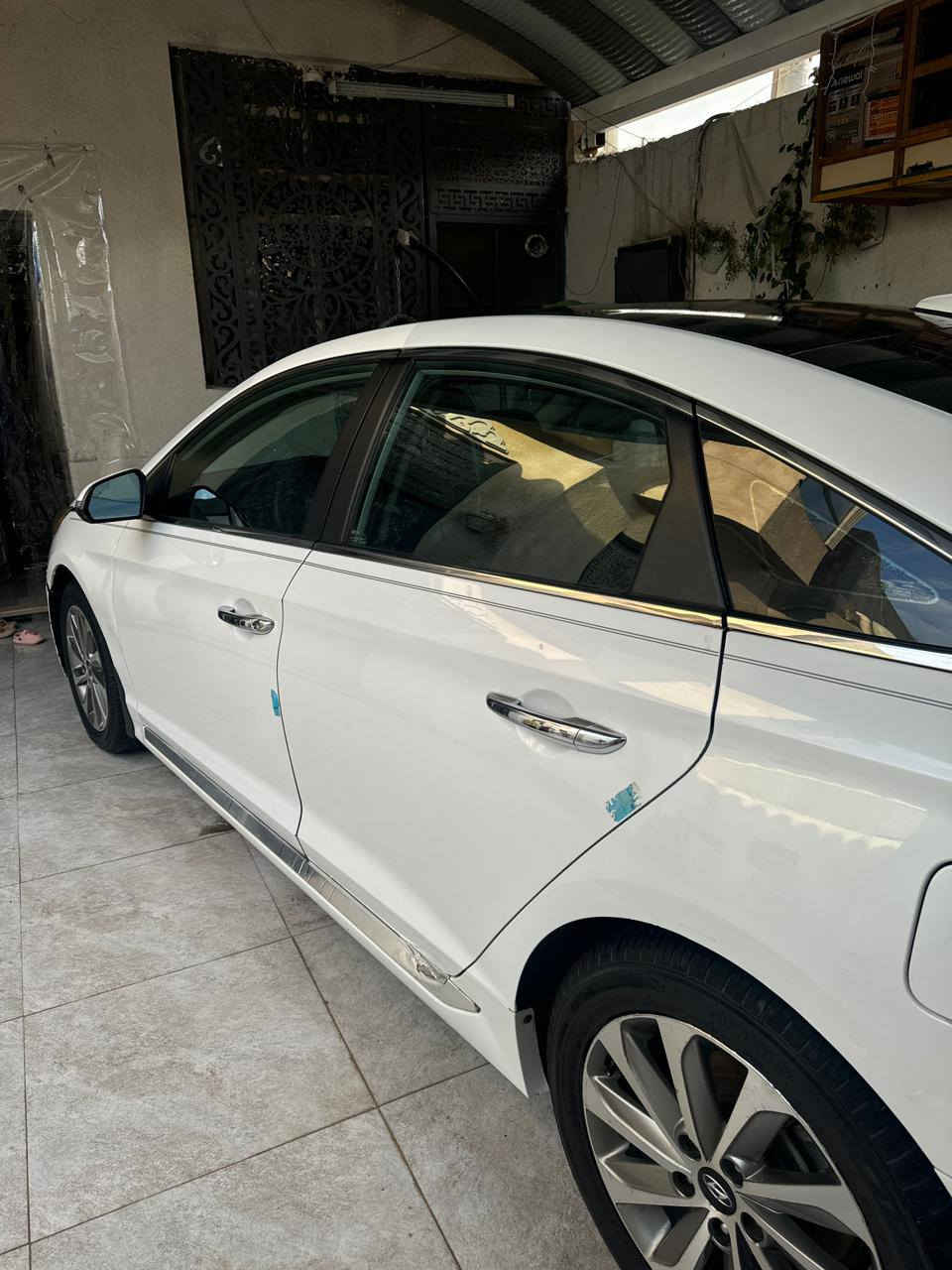 السلام عليكم 
سوناتا موديل ٢٠١٦
وارد امريكي  قطعه وحده فقط بنيد بدون دواخل بيها بارد قليل لبقاي مكفول  
مكينة ٢٤٠٠ جي دي أي  مكينة كير كفالة 
رقم بصرة ب أسمي تحويل او  وكالة  سيارة جاهزه كلش مابيها نقص 
السعر  ١٣٠مجال قليل 
 العنوان البصرة ابي الخصيب البهادرية رجاء رجاء ماعجبك لا تعلق ولا تخابر ع فارغ 
*********** مجتبى ابو ود
