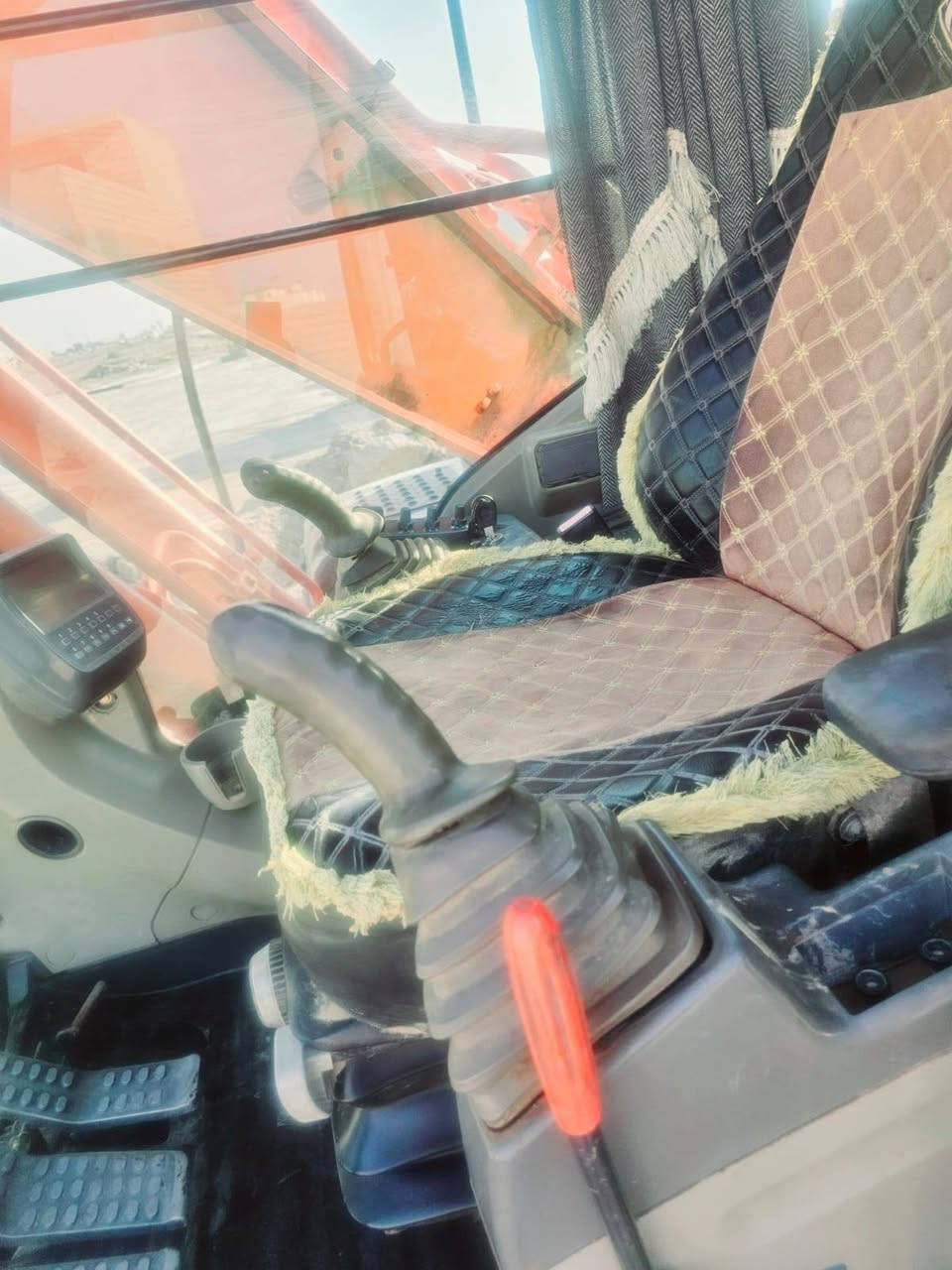 حفاره هيتاشي زت ثري 2007رقم اربيل 
التواصل والاستفسار ***********
مكاني ديالى بعقوبه
