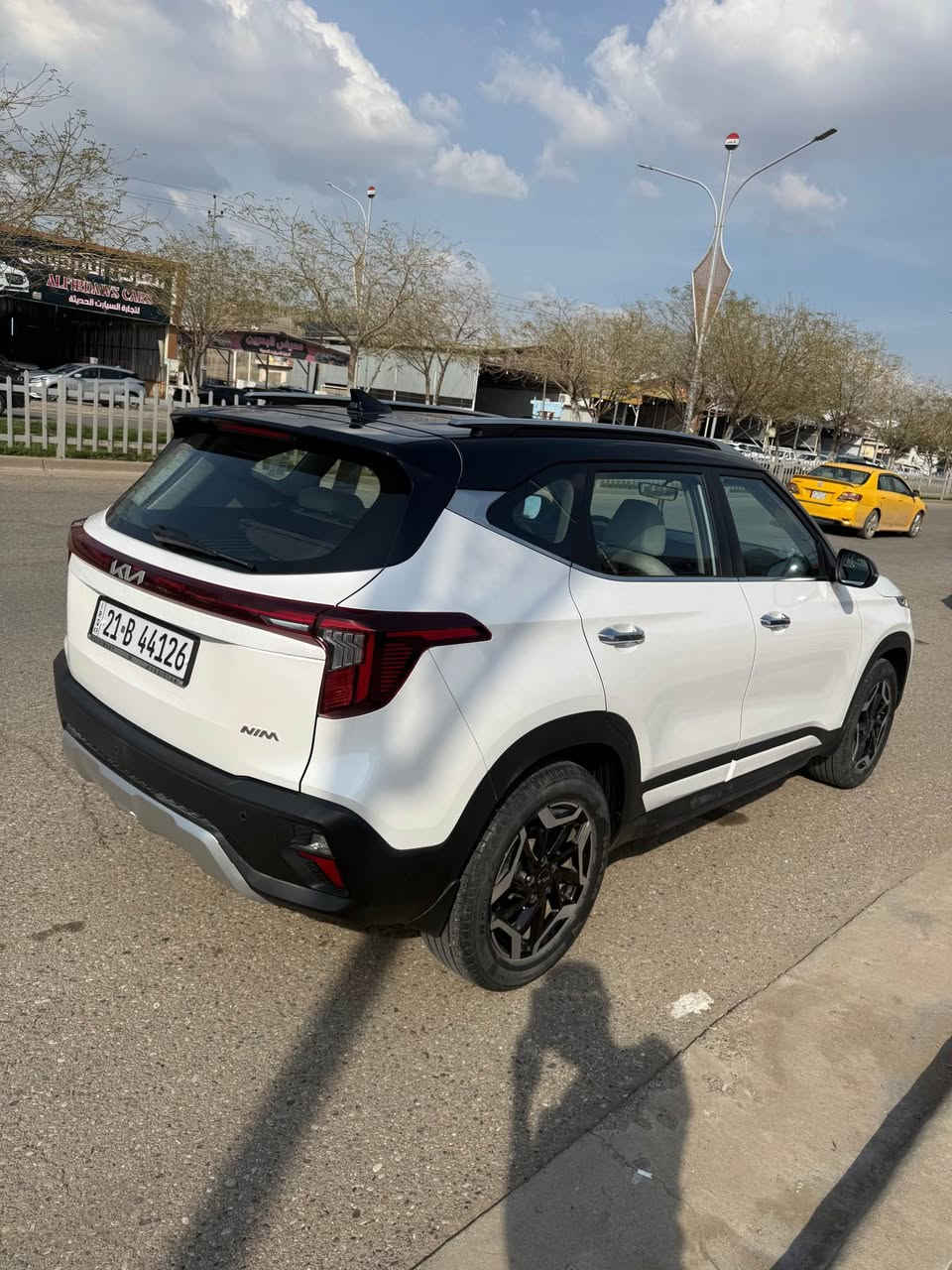 كيا سليتوس 24 وارد خليجي فول مواصفات 
ماشي 42 الف 
فقط نص دعاميه صبغ والبقيه بشرط 
وياه كوبون بنزين 
سعر 185$
*********** كركوك, العراق
