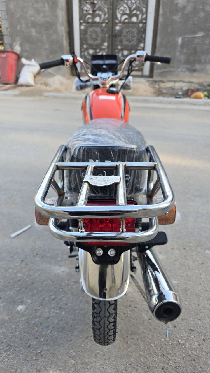 اربعه كير ناما متياز موديل 2025 صارله 3 اشهر طالعه من المعرض اوراق سكنر مالات وكيل كاملات وبسمي مكينه شرط الفحص برغي مامفتوح بيها شلعه وتراي ونعومه خير من الله كهربائيات كلها شغاله والدراجه نضيفه ونضافته كدامكم بلصور رايدها 625 وبيها مجال بسيط للشراي مكاني كربلاء اليريده يتصل ويدلل بخدمته 
***********
