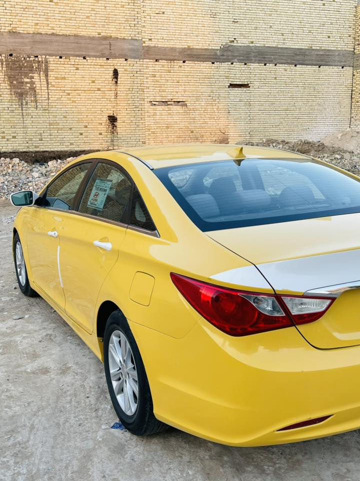 السلام عليكم
للبيع فقط 
سوناتا موديل 2013 وارد امريكي 
رقم بابل باسمي 
السياره جاهزه مكينه وكير وحداديه
السياره بيها تبديل بنيد وجاملغ الامامي جهة العبري وباب العبري الامامي  بدون دواخل
صبغتها حلوه 
السعر ٩٣ وبيها  مجال
خاص ماجاوب غير متواجد 
للاتصال ***********
