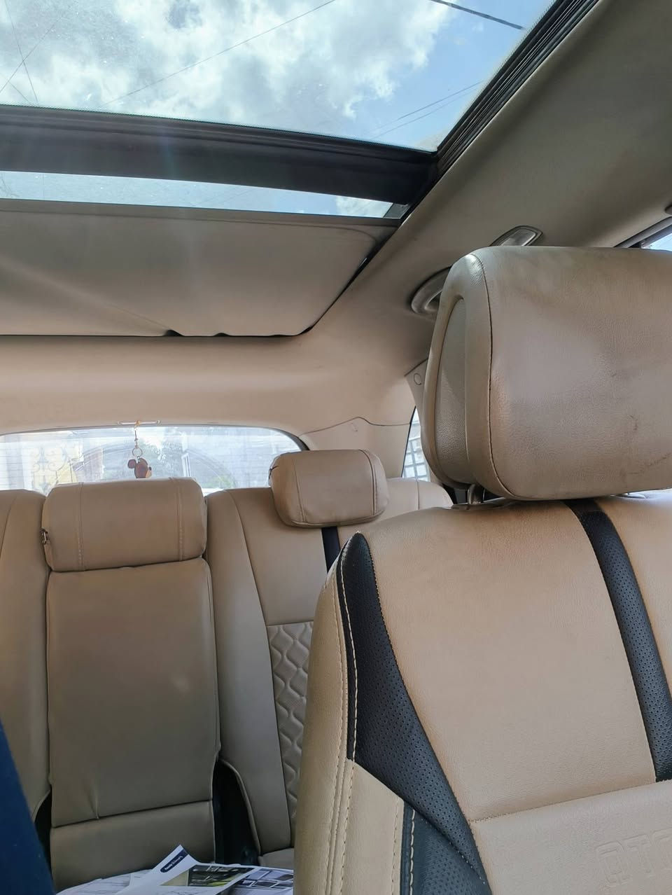 سورنتو. 2017 خليجي
6سلندر 3500 

بانوراما

رقم بغداد 

السياره مكفوله كفاله عامه من اي صبغ 

مواصفات السياره 

زراكات لايت 

بصمة

7راكب

3قطع تبريد 

حساسات امامي وخلفي 

صندوق كهرباء 

بصمة ابواب 

يدات نيكل مع مري تفتح واضاءة ترحيب

ويل كروم 19

مودات قيادة سبورت , ايكو , نرومال 

لايت زينون اصلي شركه 

كشنات جلد لون اسود وكريمي 

برادات اصلية

 شاشة لمس مع كاميرا متحركة خلفية

لايت خلفي لد

محرك جديد مكفول

***********
