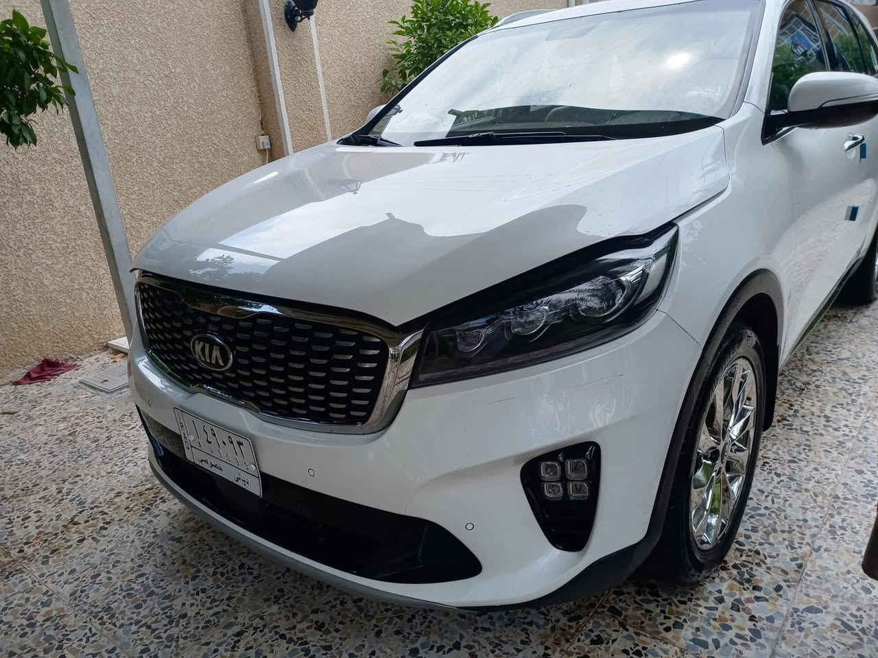 ‏السلام عليكم
‏للبيع أو مراوس بسورنتو أحدث 
‏سورنتو 18 شكل ال 20  بيها بارد بالجاملوغ الخلفي صفحة السائق 
‏باب السائق مفتوحة حسب السونار ولو اني مشتريها مكفولة
‏ماشية 121 ألف حقيقي 
‏رقم ديالى 
‏بصمة تشغيل عدد (2) 
‏بصمة أبواب 
‏بردات خلفية 
‏كشنات جلد
‏الكراسي الأمامي كهرباء 
‏الصندوق كهرباء 
‏اشاير بالمري 
‏مري شفط
‏7 راكب 
‏3 قطع تبريد 
‏السيارة مكانها محافظة ديالى ناحية جديدة الشط 
‏السعر 230 وبيها مجال بسيط حق الجية 
‏للاتصال *********** متوفر واتس إب
