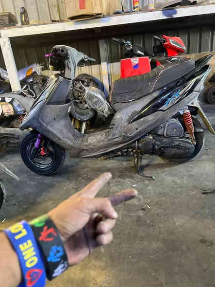 ماكس عدله للبيع دراجه. صارلهه ١٥ يوم من نازله من رمبه 
ومتوازي عله بيعتها كلش مكاني بغداد حي الجهاد 

‭٠٧٧٥ ٦٤٥ ٤٣٧٤‬
