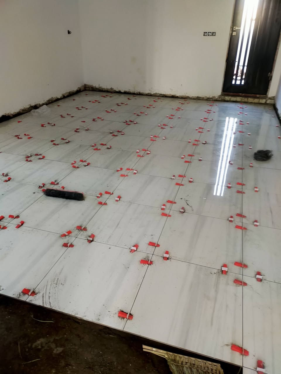 ابو مريم المصري خلفه تطبيق سرميك بورسلين مرمر كاشي متفرغ حاليا في بغداد واسعار  مناسبه للكل ***********
