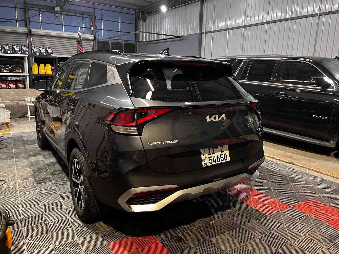 ياالله
السلام عليكم سبورتج  2023   EX هايبرد         
 وارد امريكي 

حجم المكينه : 1600 تيوبو + نظام هايبرد     

             ماشيه : 36000 ميل   

           الايرباك : سليم بدون ايرباك 

الضرر : صبغ جاملغ  و البنيد  فقط 

           

#المواصفات

1. شاشه كبيره

2. بصمه

3. شحن وايرليس

4.تشغيل عن بعد 

5. كامرا

6. رادارات جانبيه

7. رادار امامي

8. لايتات لد 

9. بكلايت لد 

10. كشنات جلد ابيض

11.هيترات بالكشنات

12. ويل كب 

13.اشاير بالمري

14.كيجات دجيتل 

15. قطعتين تبريد 

16. تبريد بيانو 

17. تحكم 

18. نظام سبورت ايكو عادي

19. فور ويل 4x4

20.ايقاف ذاتي اوتو ستوب

21.حساسات خلفيه

22. اوتو هولد 

23. نظام منحدرات 

24. كشن السايق كهرباء

25. بنوراما

السعر : الطلب في التعليقات سيأتي إليك مباشرة

تفاصيل اكثر هذا رقمي  *********** تحياتي 

مكاني  النجف الاشرف
