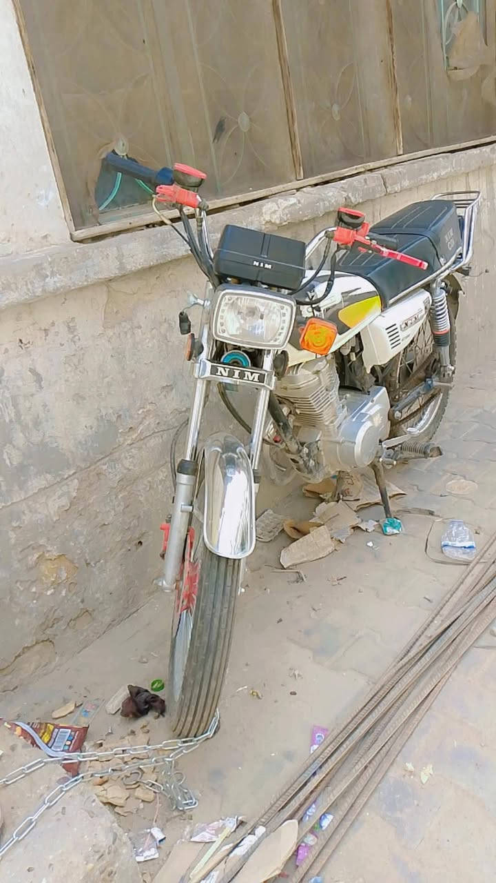 دراجه ايراني اربع كير جديده صار شهر من اشتريته ب٨٠٠وماشتغل وطبكته وهسه اريده ب ٤٥٠وبيه مجال العنوان بغداد الرقم***********
