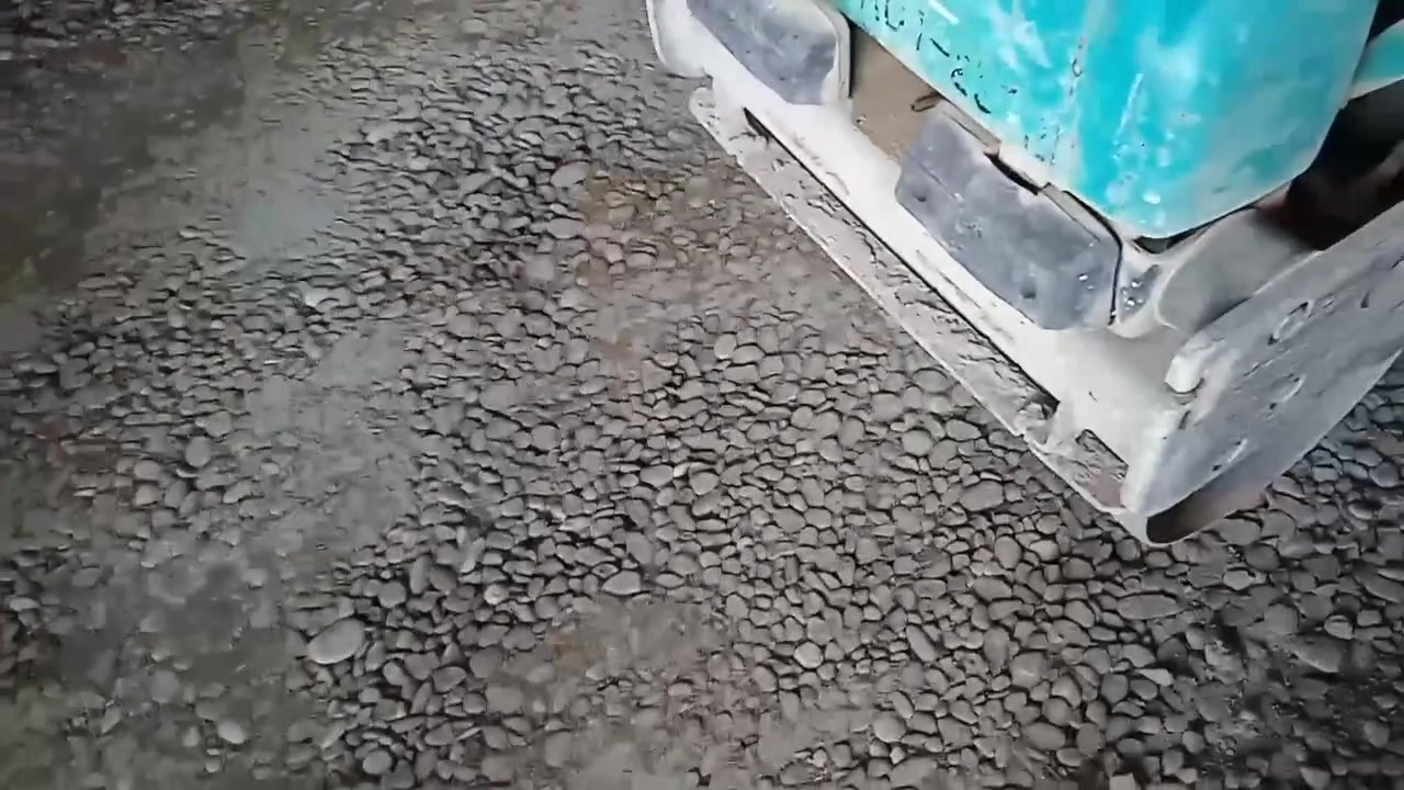 حادله يدويه واحد طن حدل بيوت داخل وخارج  وحدل بطريقة اسمنت اقوى انواع الحدل الاتصال على الرقم التالي ***********
