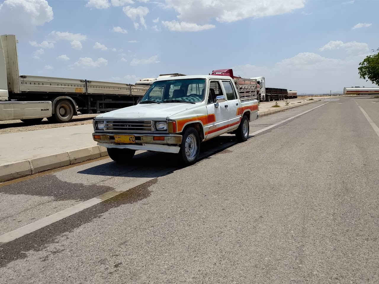 پیکاب مۆدێل 1989 گێڕو مەکینە و ئەکسل بەشەرت ماڵی دۆستە چوارتایەی لۆکی لەژێرایە سەنەوی ونبوە نرخی 20 گەڵا 
ژ.م ***********
شوێن کەلار ـ ڕزگاری

