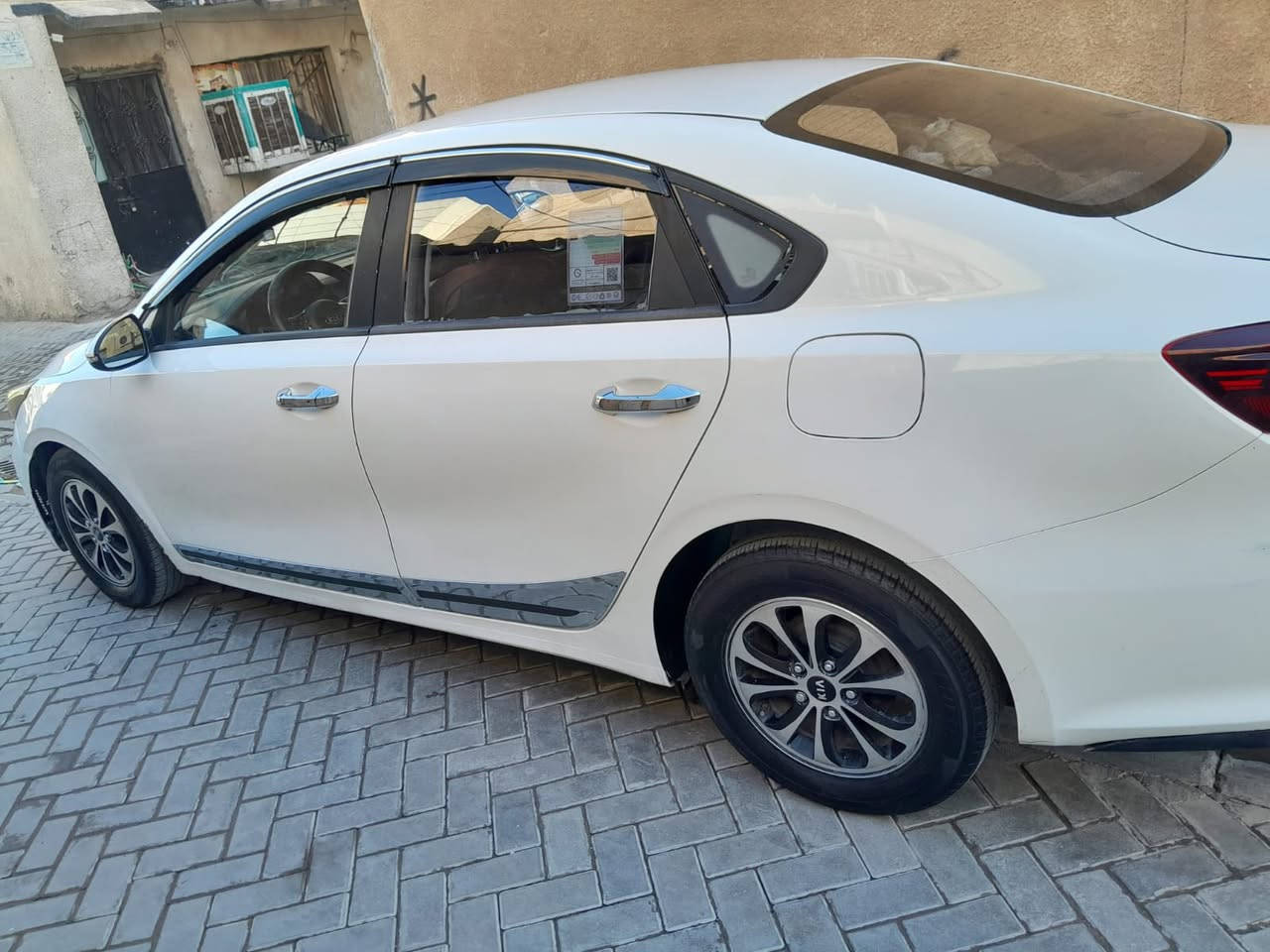 سياره سيراتو موديل 2020 خليجي
 ماشيه 138 
بيهه صفحه السايق صبغ خارج فقط بدون داخل والسونار موجود 
السياره معوقين تتحول سنويه بسنه 2027 والسعر 125وبيهه مجال
  مكاني بغداد حي حطين
رقم صاحب السياره 
 ***********
