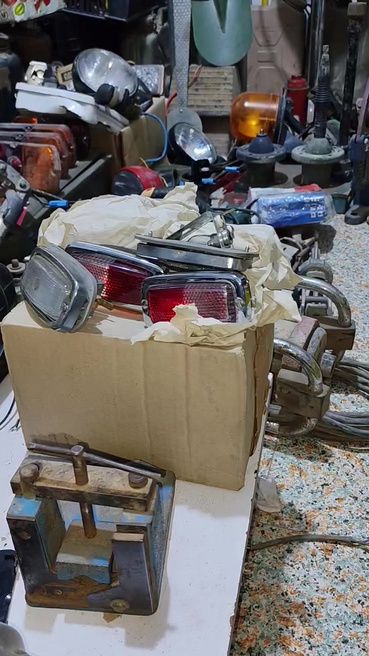 السلام عليكم سكنات ألماني اصلي ما سيارات قديمة بس هية كماليات كلمن حسب رغبتة بالشدد تابع الفيديو كل التفاصيل مذكورة


**إذا كنت صاحب هذا الإعلان وتريد حذفه لأي سبب، رجاءا أرسل رسالة إلى الدعم الفني**