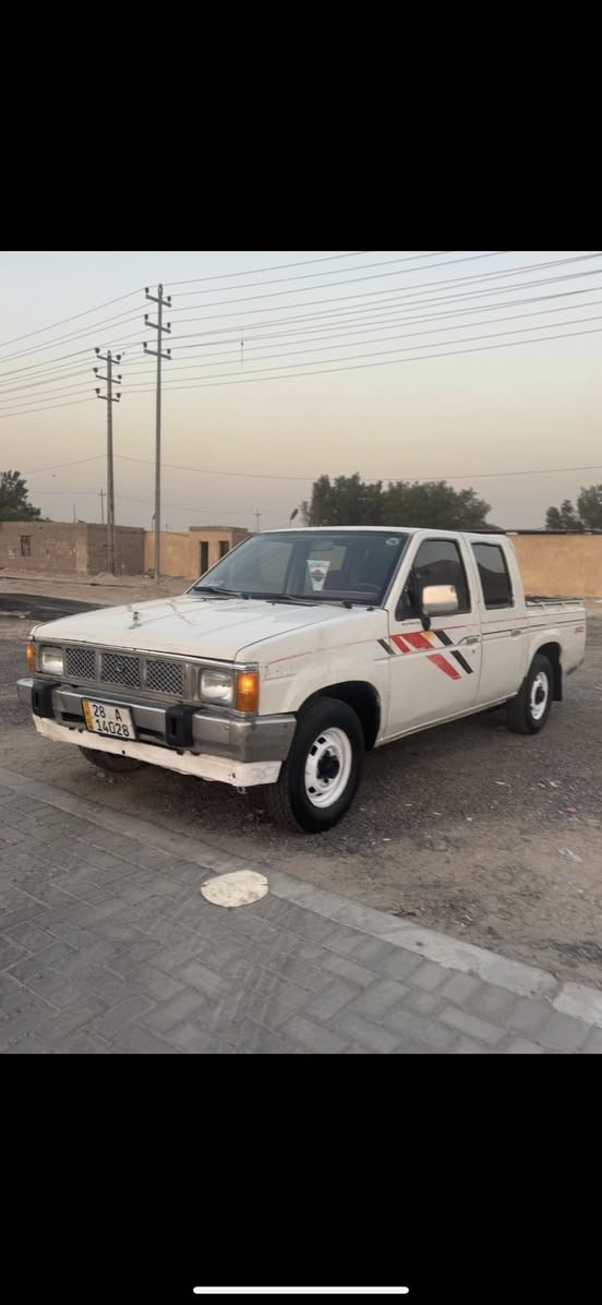 السلام عليكم نيسان مديل ١٩٨٨ السياره بلاديه  وجاهزه مكينه كير حداديه طخم تاير كهربائيات رقم دولي نجف بسمي  مشروع وطني سنويه مجدده دواخلها حلوه خطتها بلاديه السياره مكفوله وجاهزه 
الاتصال ***********
واتساب ***********
مكاني البصره خور الزبير السعر ٤٨ وبيها مجال بسيط للشراي
