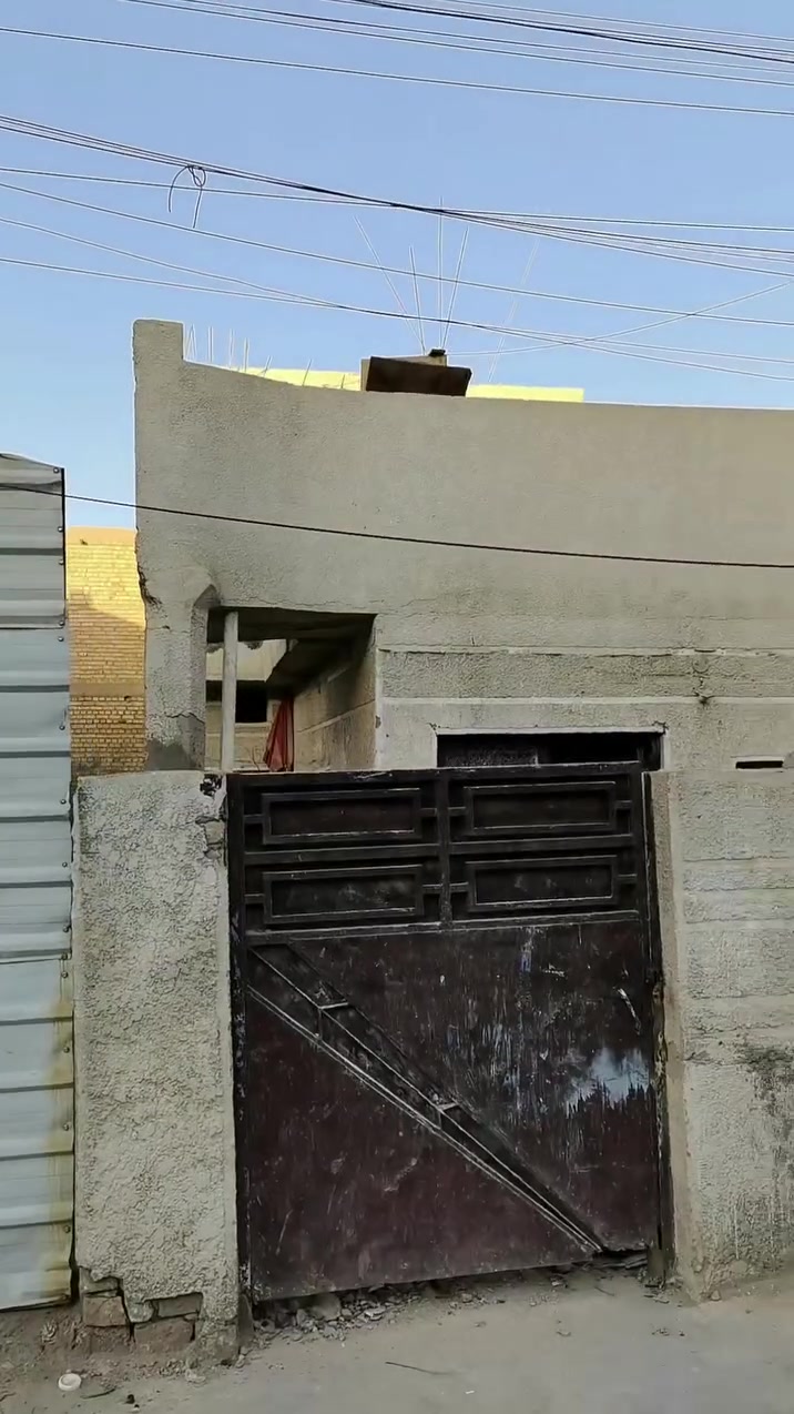 ألسلام عليكم ورحمة الله بيت 105 متر البيت قديم ينحسب قطعه ارض ملك صرف سكني وليس زراعي
الموقع التراث خلف مدرسة التراث العربي وخلف المستوصف منطقه حلوة وهادئه كامل الخدمات بنزين خانه سوق مدارس تبليط مجاري مي كهرباء شارع 10 متر مشمول بالقرض السعر 95 قابل للتفاوض *********** ابو ابراهيم
