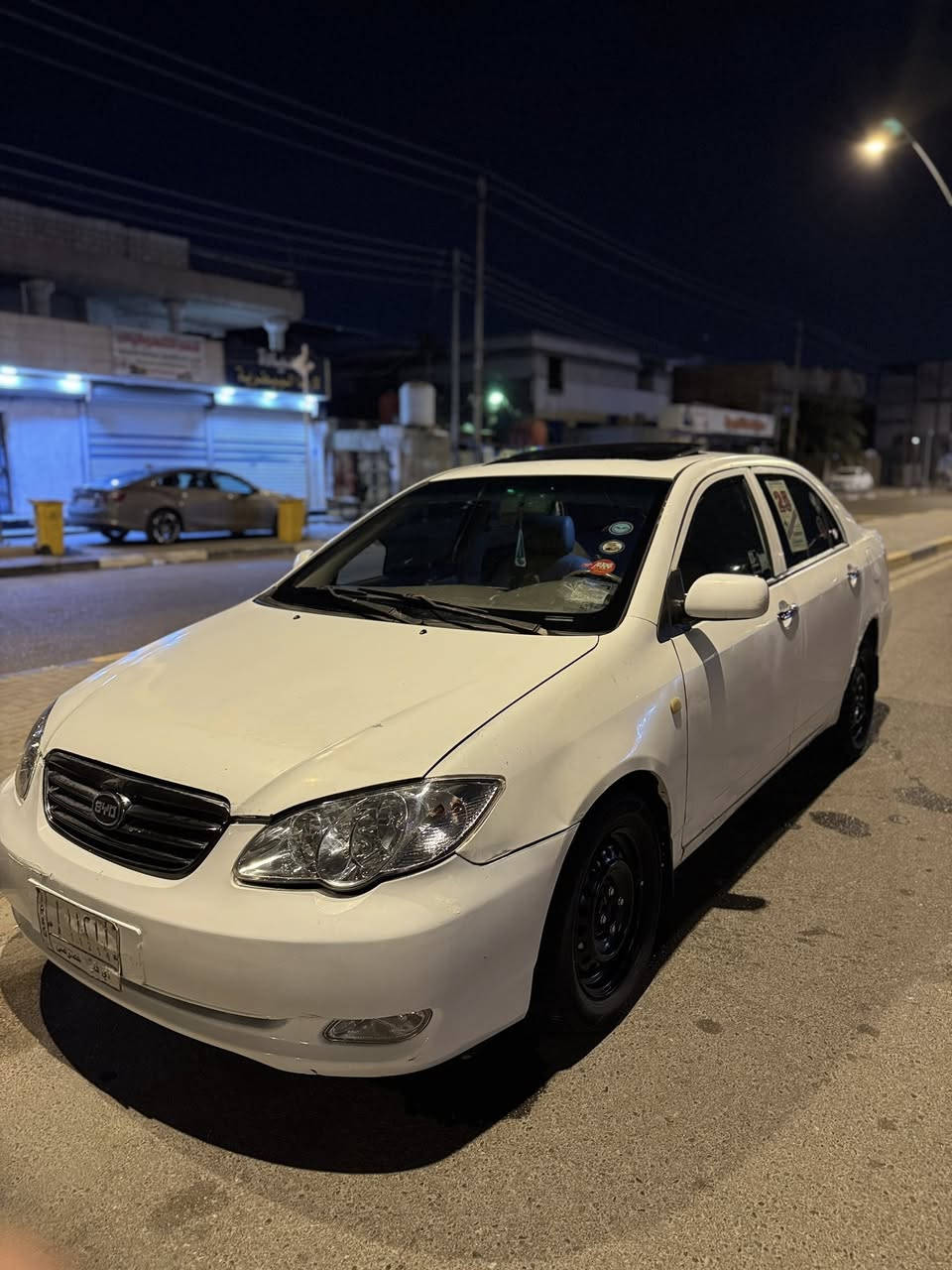 للبيع BYD بي واي دي f3 موديل 2013 

سيارة مرتبة وجاهزة للخير 

✅ مكينة لانسر بلاد بحالة ممتازة
✅ كير أوتوماتيك ناعم
✅ منظومة زينون 
✅ تبريد ثلج
‏✅حساسات خلفيه 
✅شاشه 
✅بنرامه 
✅ داخلية نظيفة ومرتبة
✅ إطارات جيدة
✅ اقتصادية بالوقود
✅مكفوله من ظربه وصبغ 
✅( خياس قليل بالدواير  الخلفيع ) 
✅ السيارة مكفولة من ناحية المحرك 
✅كهربائيات كله شغاله 
✅رقمه ذي قار مميز 

السعر 53 وبيه مجال 
مكان السياره البصره حي المهندسين 
رقم : ***********

