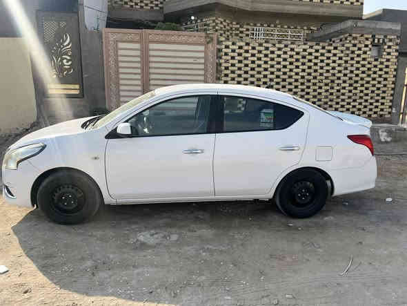 السلام عليكم
نيسان صني هندي بليتة زرگه موديل 2021 للبيع
تحكم ستيرن حساسات شاشة كامرة خلفية
ماشيه ١١٠ الف 
مبدل بيها دعامية امامي فقط
وتكحيل بسيط يم البگ لايت
والباقي مكفول 
للتواصل *********** متواجد واتساب
