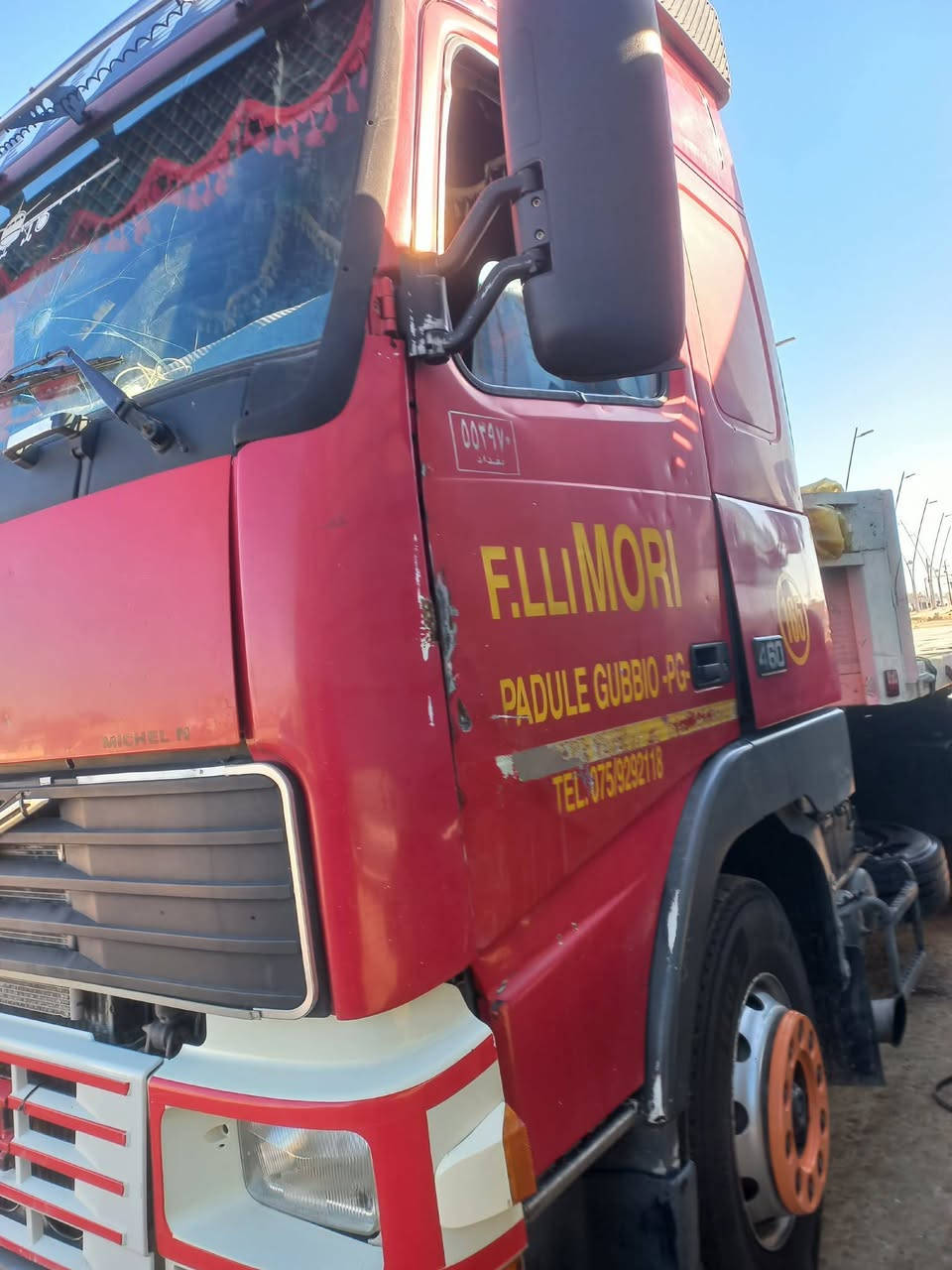 السلام عليكم فالفو دكتوره للبيع راس وعربانه  موديل 99  حجم محرك 460  تخم تاير  سنويه 28  هزه جديد سياره جوبلس راس وعربانه وربيه  جوبلس 4 دناكير  طوله 13 و60  تايرات 11  دناكير مدور  شاصي 16 وربي   تريد بس راس تريد هيه وعربانته عادي بس عربانه عادي ابيع السعر 180 وبيه مجال   اني مكفول بل نشر  رقم صاحبه ***********  مكان انبار قضاء هيت
