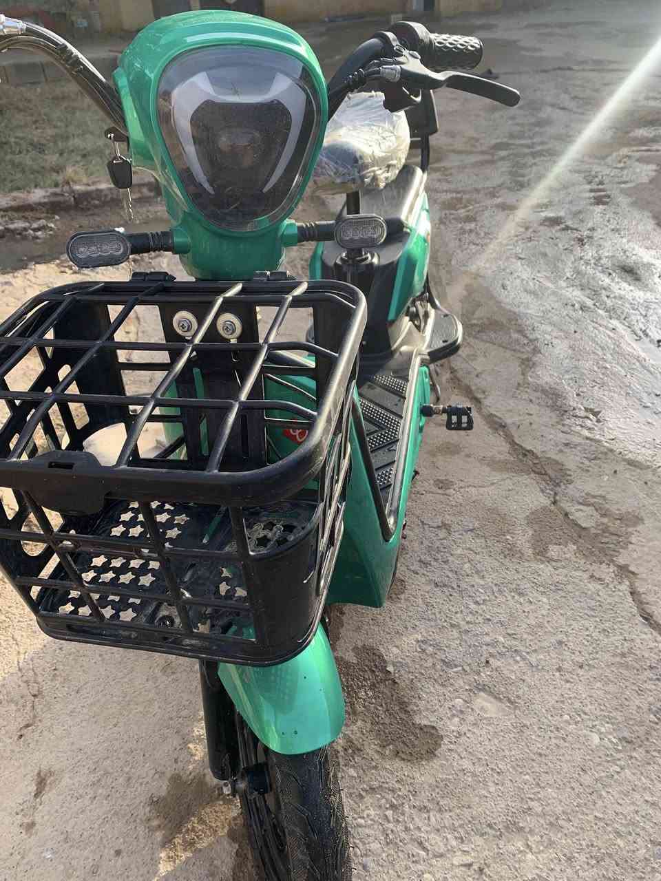 سلام عليكم
للبيع دراجه شحن R9 دراجه نضيفه احلى من الصوره فقط نقصها تاير بنجر :
4بطاريات

/حساس بريك

 / جهاز إنذار

/ سرعه60

/ضوه عالي ناصي 

/اشاره يمنه يسره 

/اشره رباعي

السعر 300 وبيها مجال

مكاني بسمايه


**إذا كنت صاحب هذا الإعلان وتريد حذفه لأي سبب، رجاءا أرسل رسالة إلى الدعم الفني**